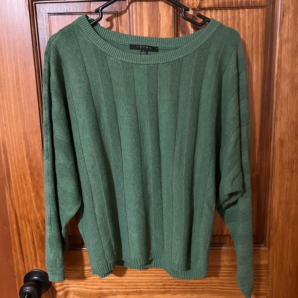 Cyrus sweater size L. - Picture 1 of 5